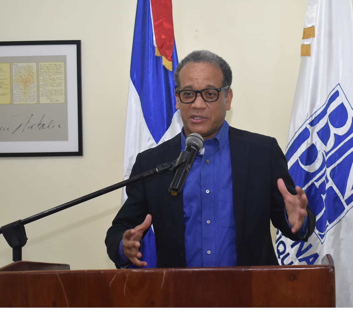 Basilio Belliard destaca desaparición de la metáfora en la poesía y narrativa contemporánea