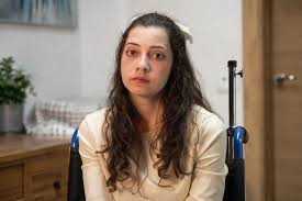 Joven española muere al recibir la autonacia, luego de ganar largo proceso legal